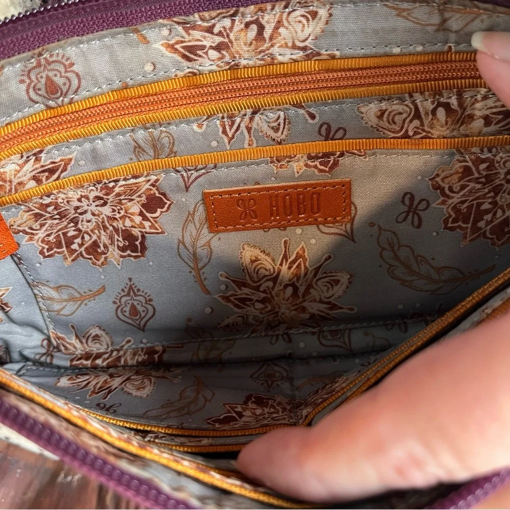 Vintage HOBO Vida Wristlet - Picture 8 of 10